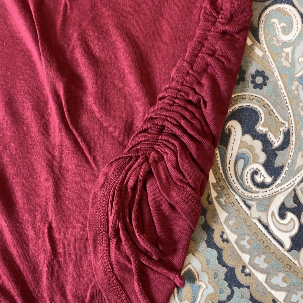 Form Fitting Tee w/ Ruching Detail - Picture 4 of 8